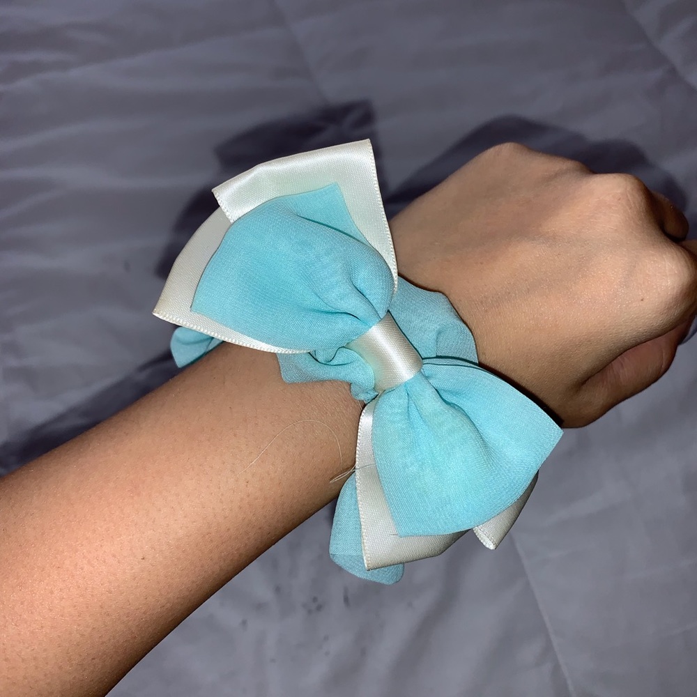 Light blue scrunchie with bow